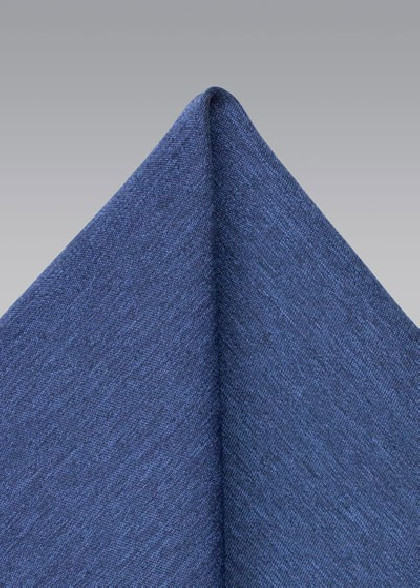 Fazzoletto aus dem gleichen Stoff und Farbe
