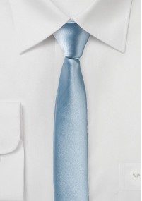 Extra schmal geformte Krawatte eisblau