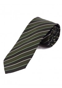 Cravatta di alta moda con disegno a righe...