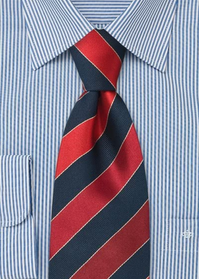 Cravatta classica righe rosso blu