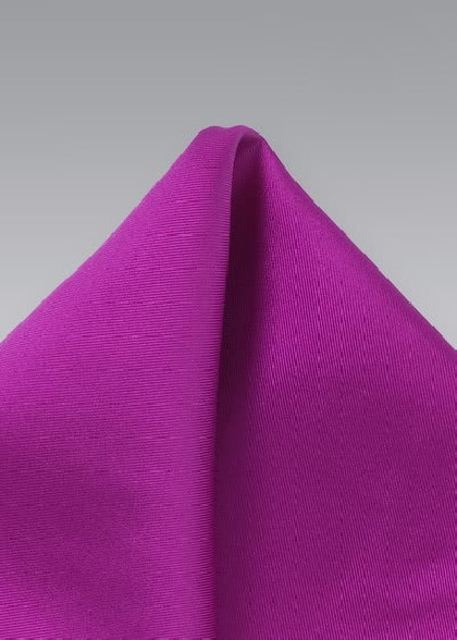 Fazzoletto aus dem gleichen Stoff und Farbe