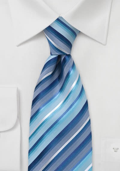 Krawatte blau und aqua mit modischem Streifendesign