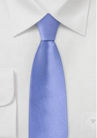 Einfarbige schmale Krawatte hellblau