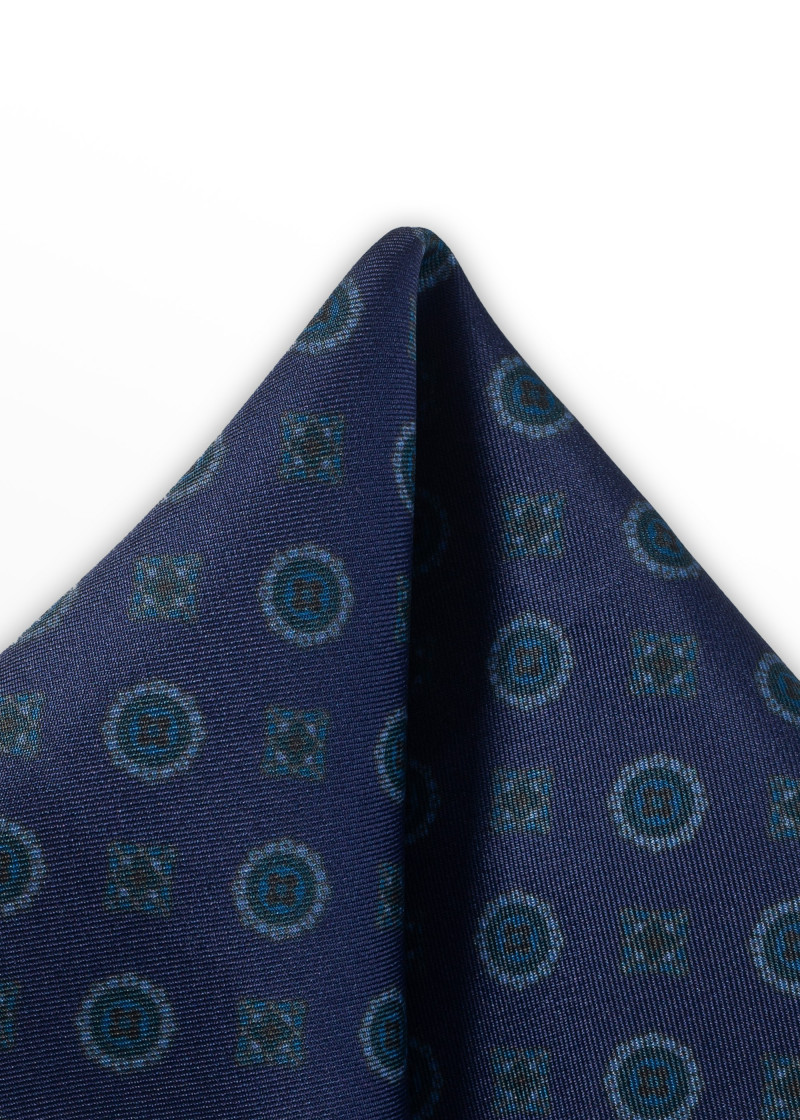 Cavalier Sciarpa Ornamento Look Blu Notte