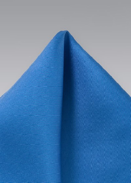Fazzoletto aus dem gleichen Stoff und Farbe