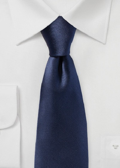 Auffallende Herrenkrawatte einfarbig navyblau