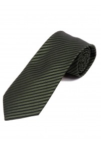 Cravatta con disegno a righe sottili...