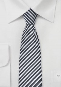 Cravatta sottile righe antracite