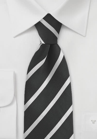 Cravatta fondo nero righe bianche