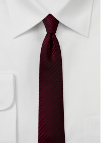 Cravatta sottile rossa righe