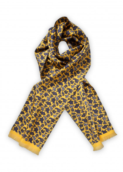 Sciarpa aus dem gleichen Stoff und Farbe
