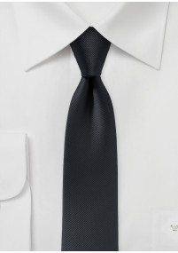 Cravatta stretta da uomo a righe tinta...