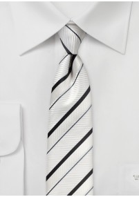 Cravatta overlength con disegno a righe...