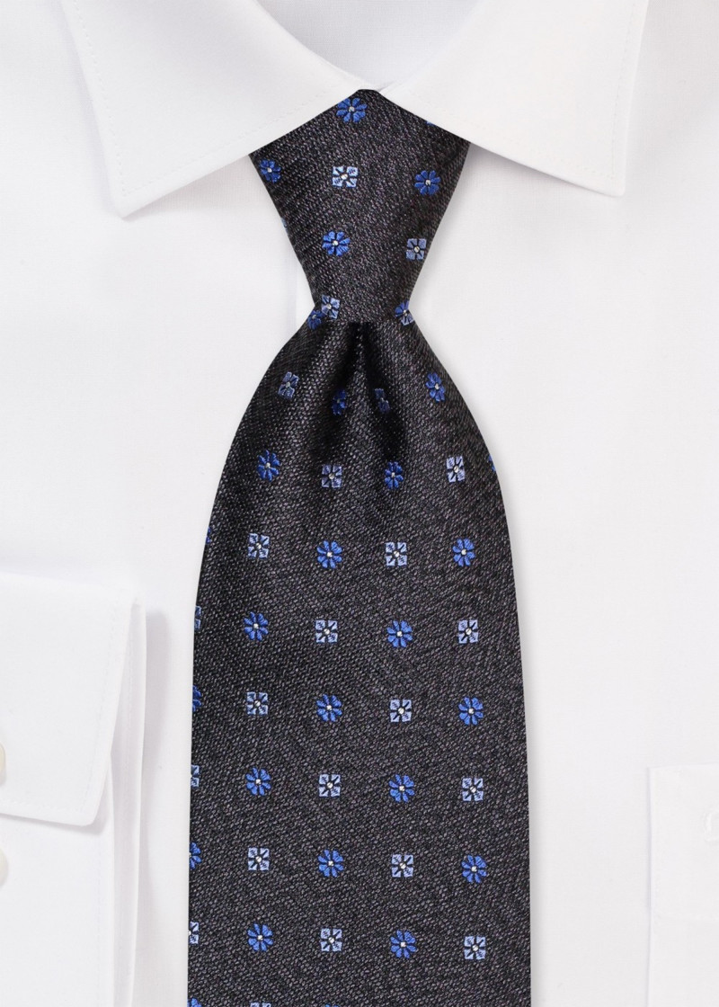 Cravatta in seta con motivo floreale blu notte