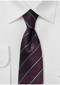 Cravatta in seta a righe rosso vino