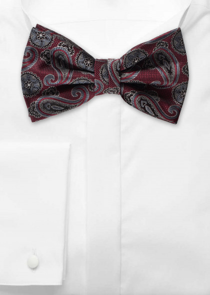 Papillion aus dem gleichen Stoff und Farbe