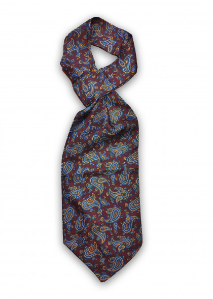 Ascot aus dem gleichen Stoff und Farbe