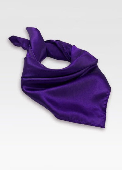 Foulard aus dem gleichen Stoff und Farbe