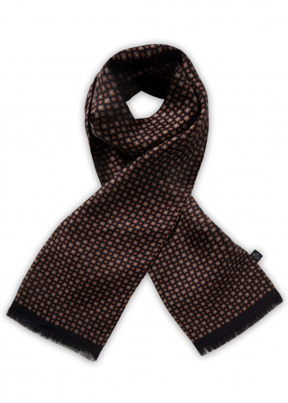 Sciarpa aus dem gleichen Stoff und Farbe