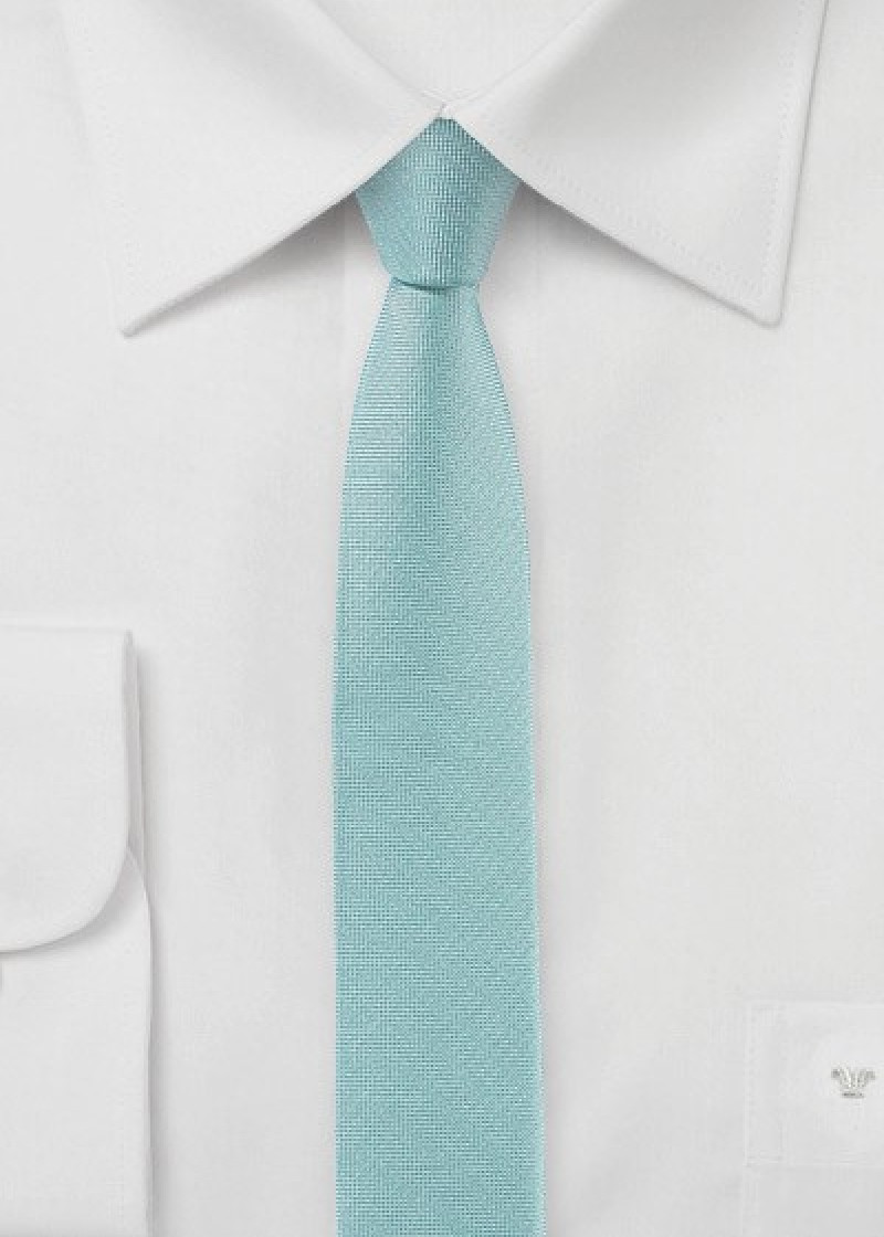 Cravatta da uomo extra stretta di forma blu chiaro