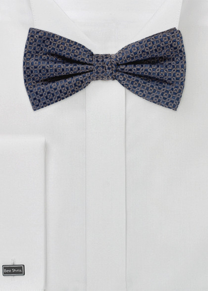 Papillion aus dem gleichen Stoff und Farbe