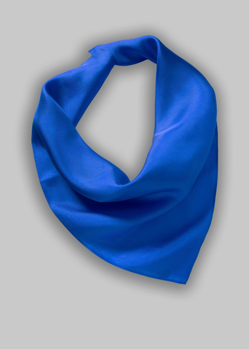 Sciarpa da donna in seta blu unicolore