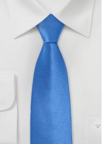 Cravatta blu stretta