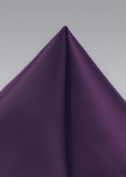 Fazzoletto aus dem gleichen Stoff und Farbe