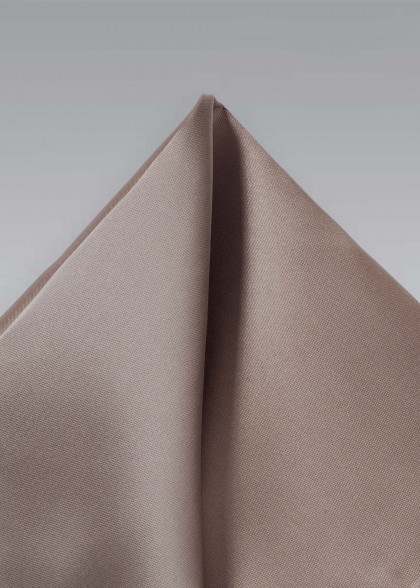 Fazzoletto aus dem gleichen Stoff und Farbe