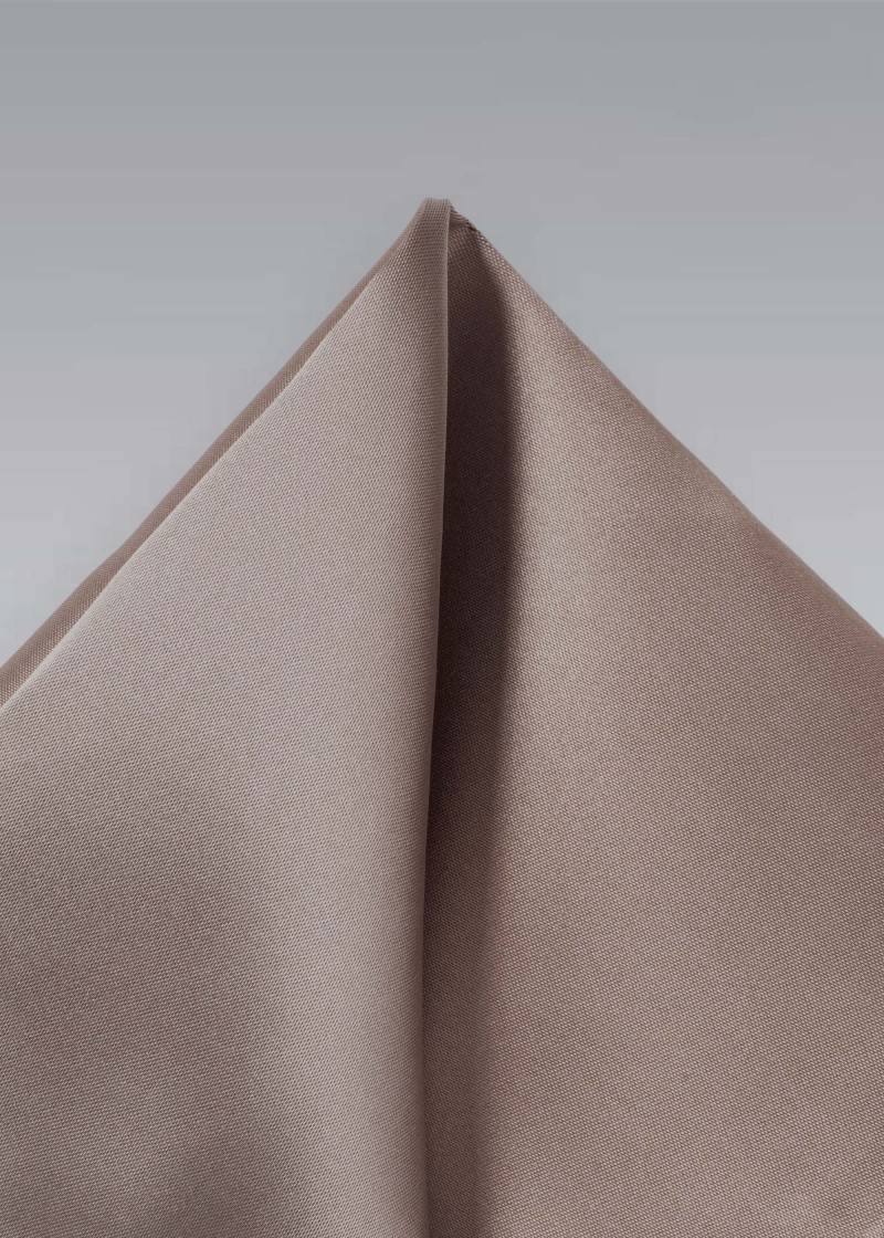 Pochette da taschino in raso color latte macchiato