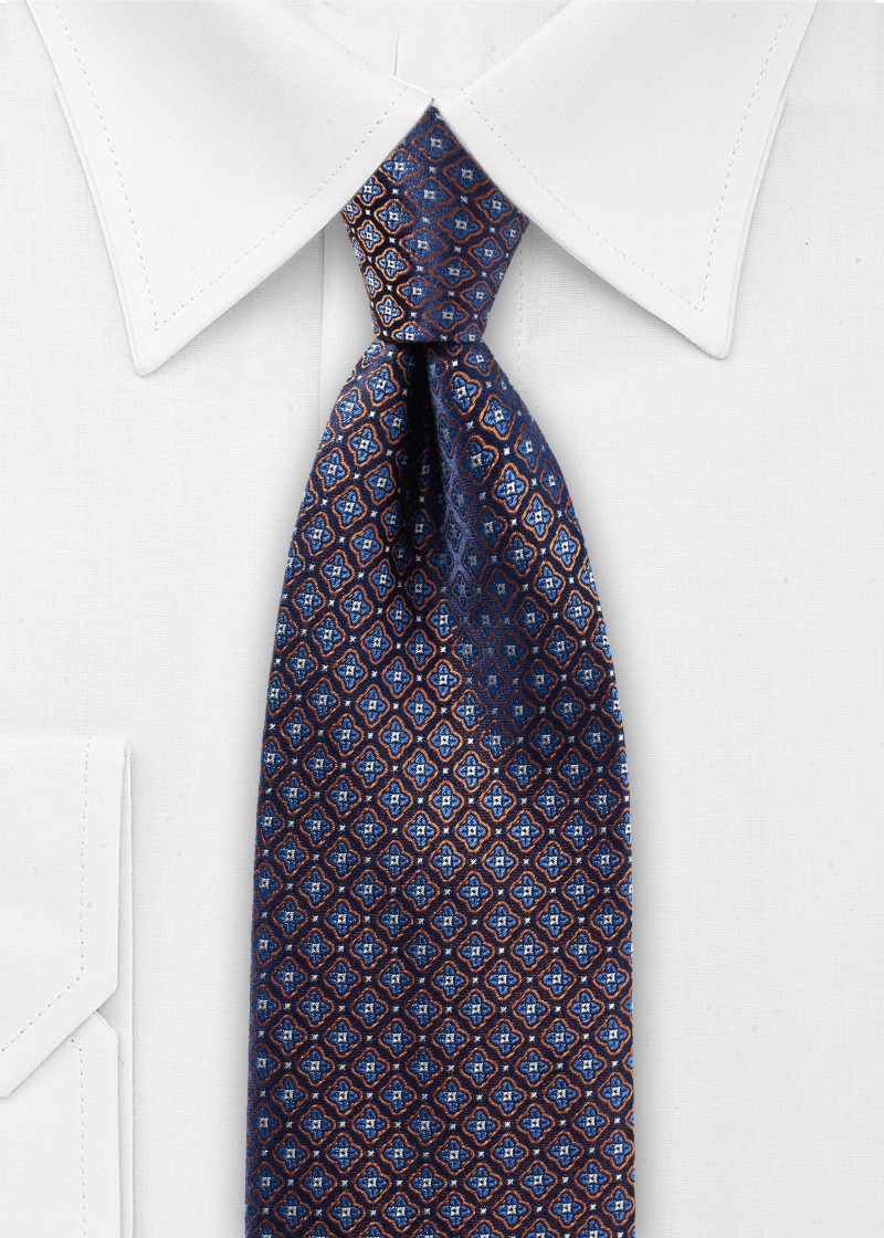 Cravatta in seta blu scuro con motivo all-over