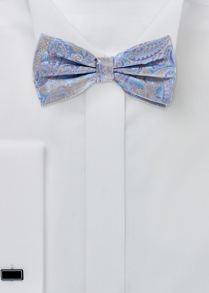 Papillon in seta blu chiaro con motivo paisley