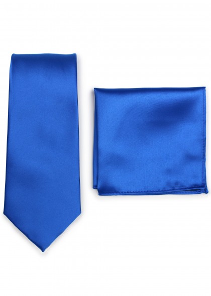 Set di cravatte aus dem gleichen Stoff und Farbe