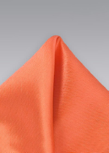 Fazzoletto aus dem gleichen Stoff und Farbe