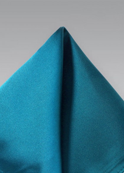 Fazzoletto aus dem gleichen Stoff und Farbe