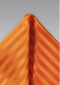 Fazzoletto aus dem gleichen Stoff und Farbe