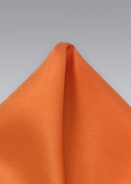 Fazzoletto aus dem gleichen Stoff und Farbe