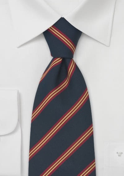 Klassisch britische Krawatte in blau rot und gold