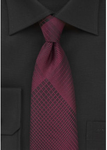 Cravatta bordeaux lineare