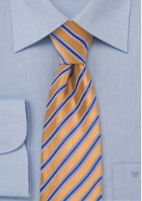 Cravatta business design a righe sottili...