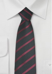 Cravatta stretta rosso nero