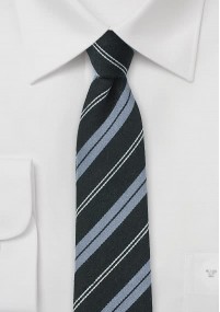 Cravatta con disegno a righe in nero...