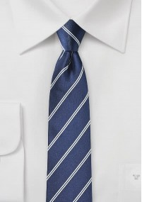 Cravatta business slim a righe blu notte...