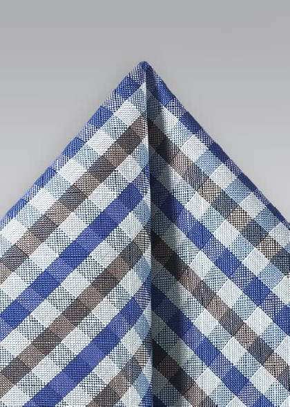 Fazzoletto aus dem gleichen Stoff und Farbe
