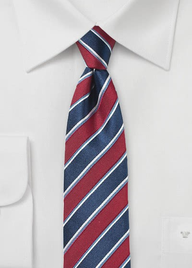Moda cravatta a righe rosso blu navy