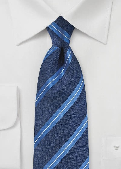 Herrenkrawatte Streifenmuster royalblau