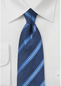 Cravatta a righe blu royal