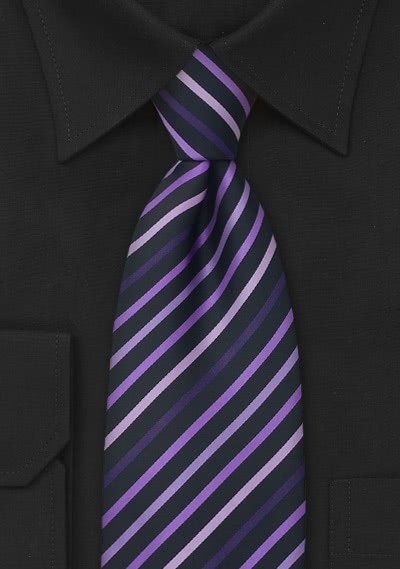 Cravatta nera righe viola